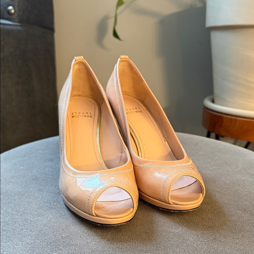 Stuart Weitzman Nude Patent Leather Peep Toe Womens 6.5 Heels Classic Preppy